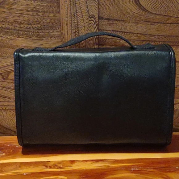 New Levi Strauss Dockers black faux leather tri-fold 4 pocket hanging travel kit - Picture 3 of 7